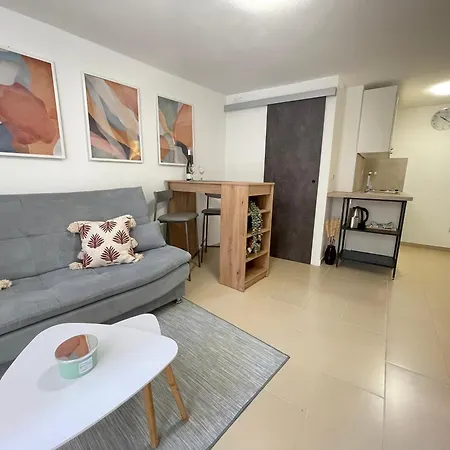 Capon - Just A Few Steps From The Sea! Bakar