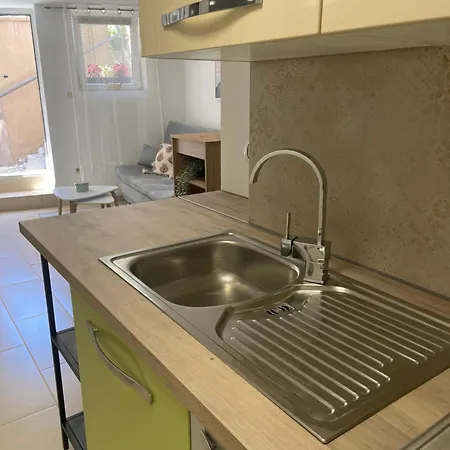 Capon - Just A Few Steps From The Sea! Apartmán